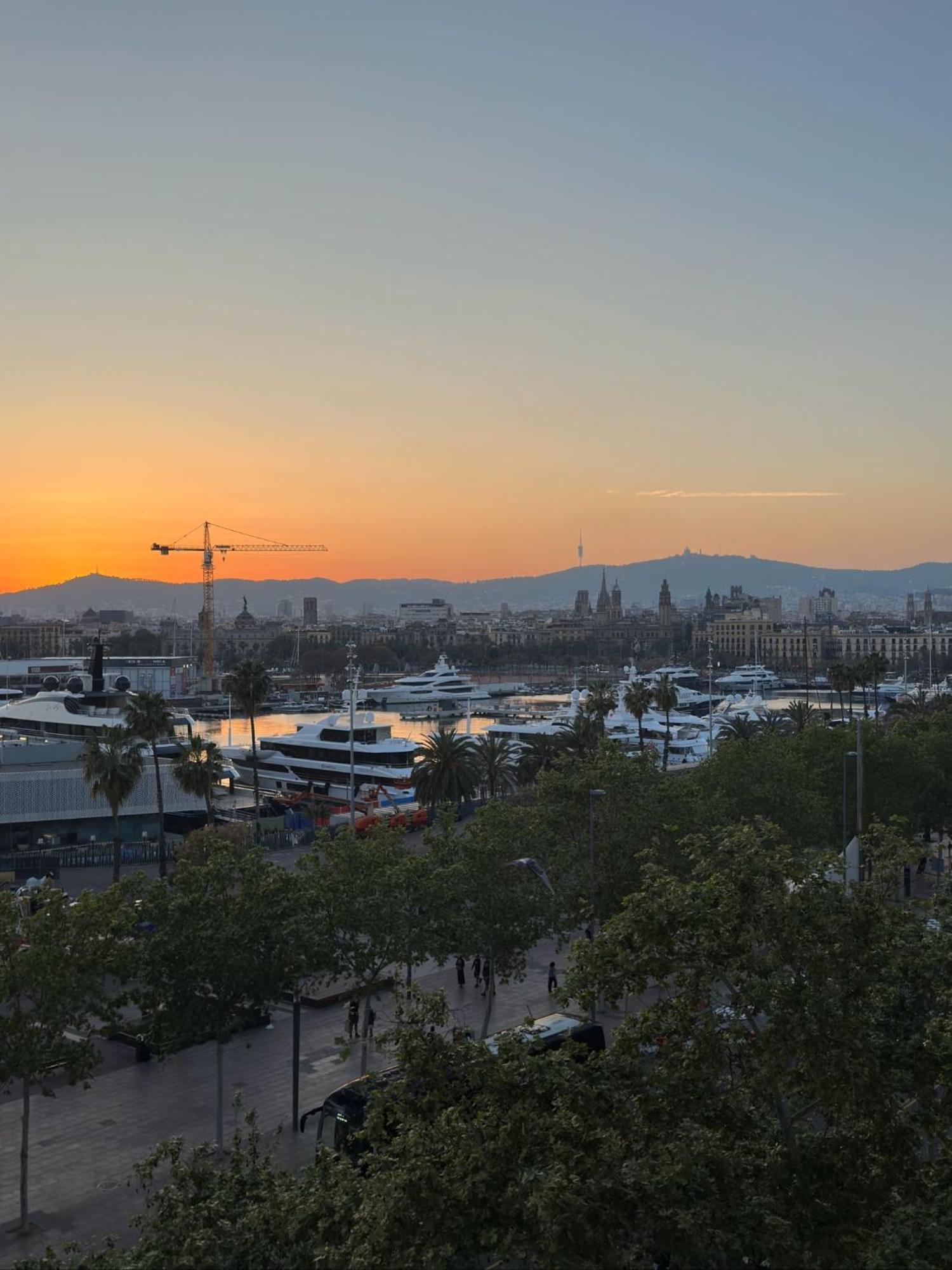 Sea View Apartments Barcelona Luaran gambar